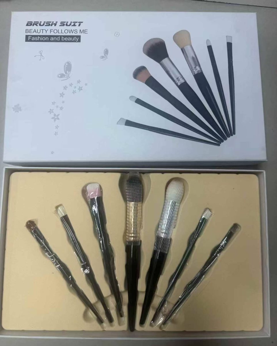 Rabbit hair makeup brushes