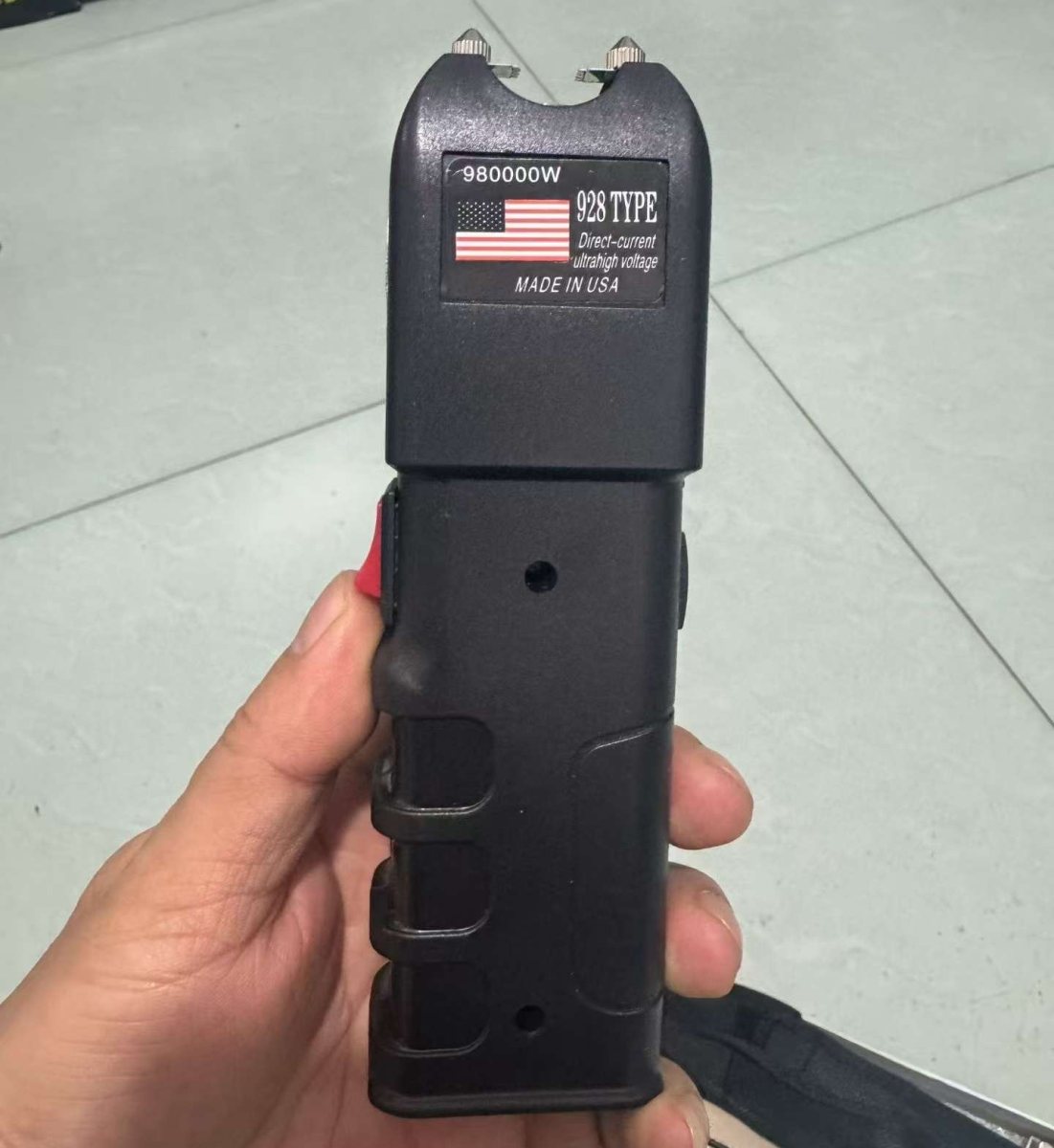 Self‑defense flashlight