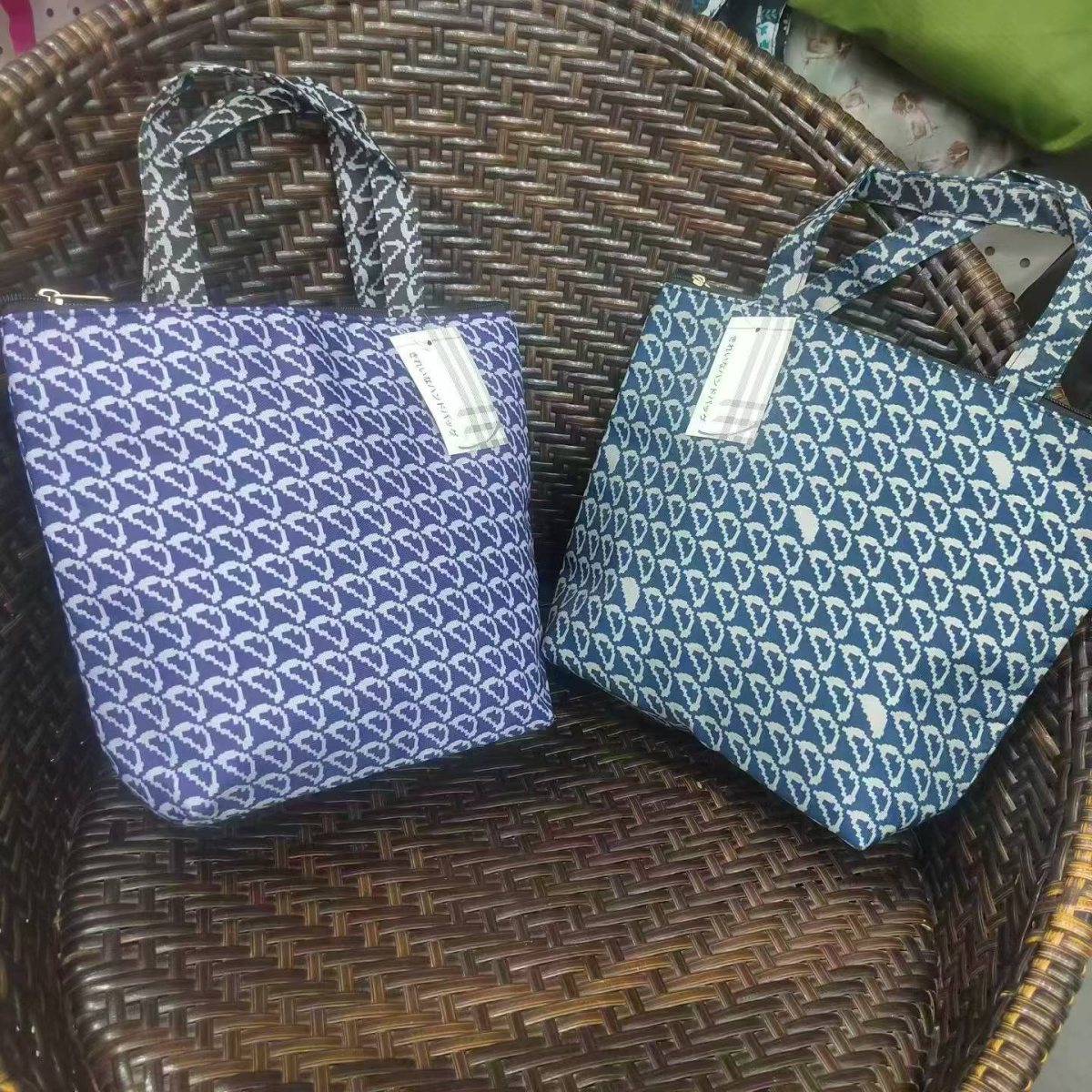 手拎保温袋 product image